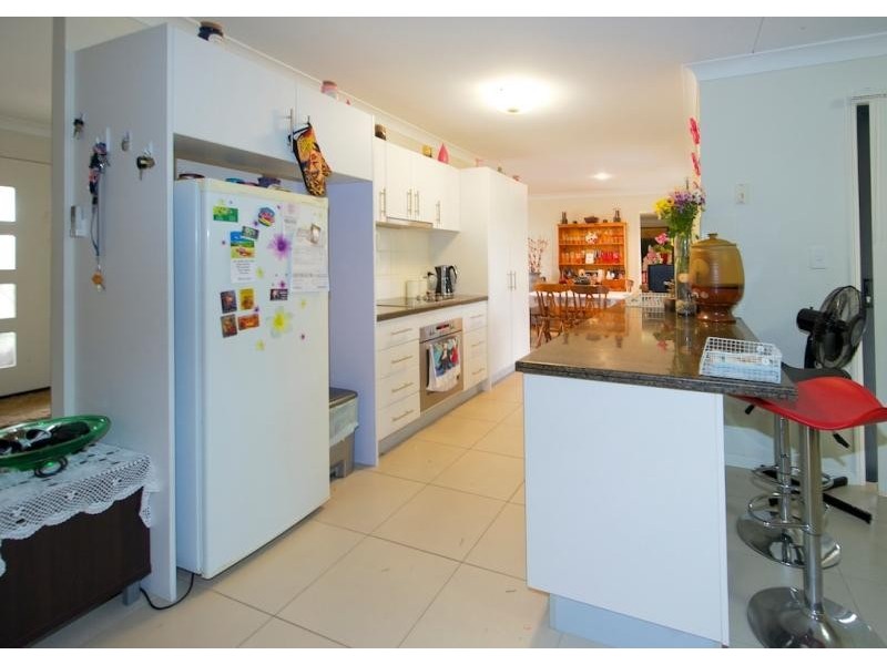 18 Nicole Place, Yamanto QLD 4305