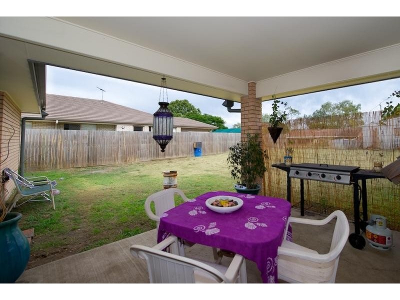 18 Nicole Place, Yamanto QLD 4305