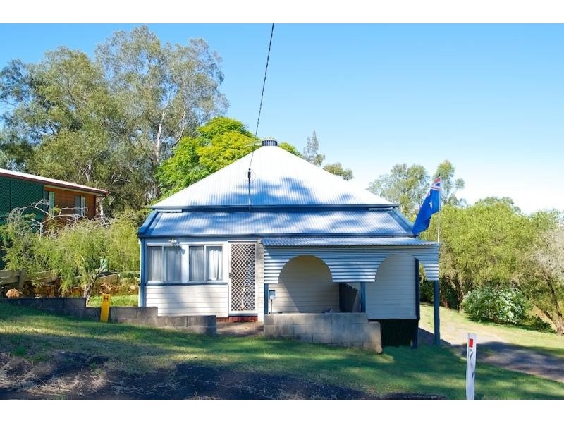 20 Harrison St, North Ipswich QLD 4305