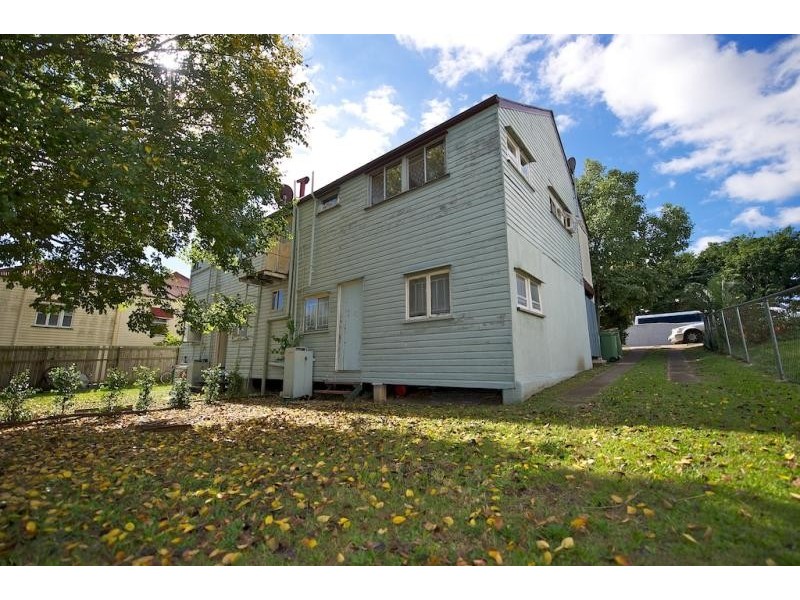 98 Downs St, North Ipswich QLD 4305