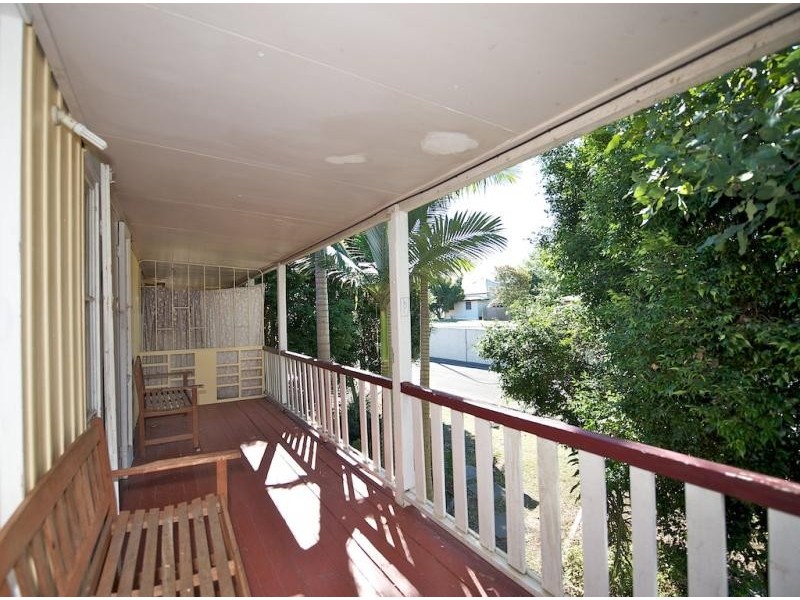 98 Downs St, North Ipswich QLD 4305