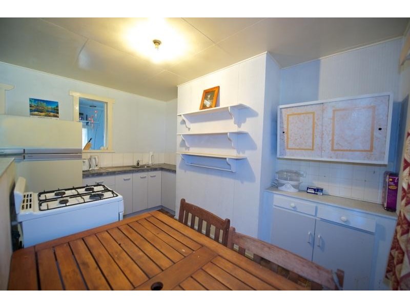 98 Downs St, North Ipswich QLD 4305