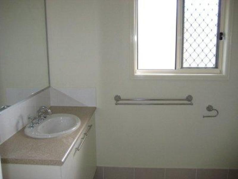 42 Berrigan St, Redbank Plains QLD 4301