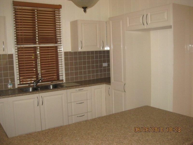 17 Murphy Street, Ipswich QLD 4305