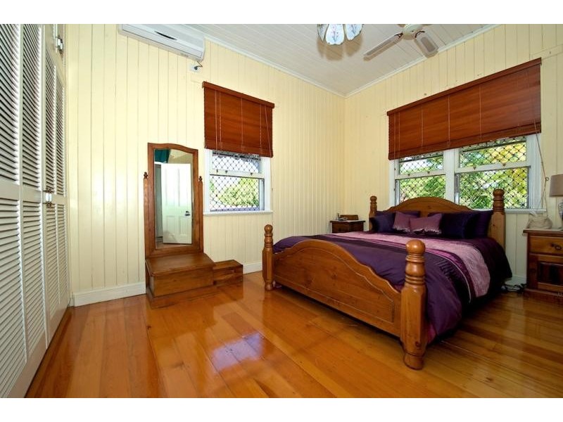 36 siemons street, One Mile QLD 4305
