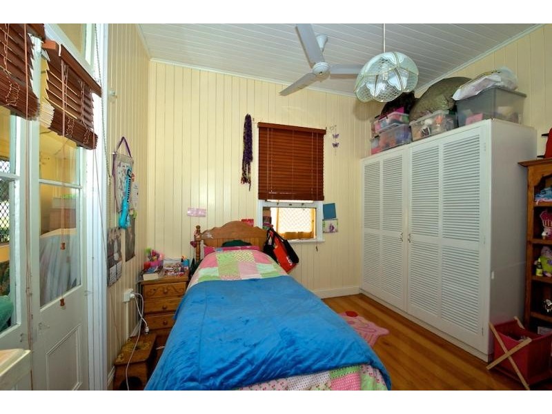 36 siemons street, One Mile QLD 4305