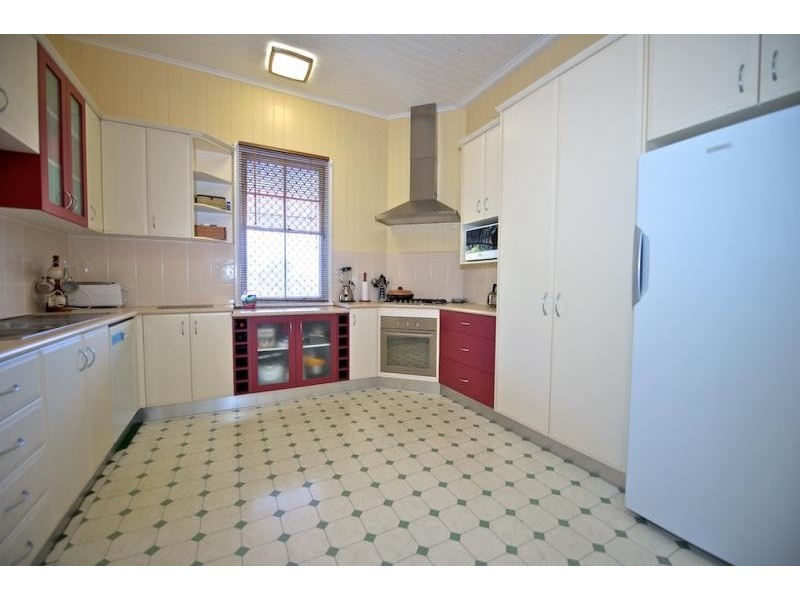 36 siemons street, One Mile QLD 4305