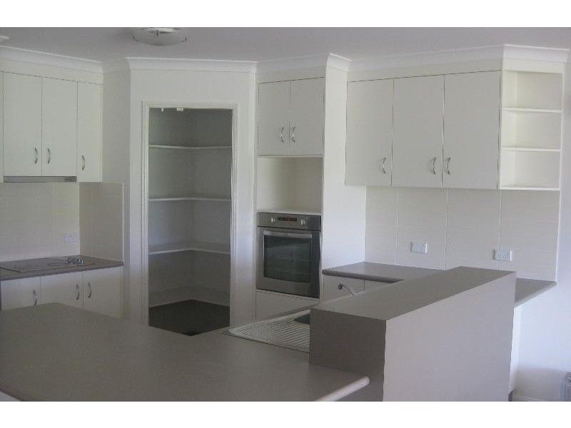 8 SCOTT PLACE, Hatton Vale QLD 4341