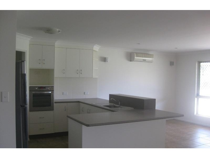 8 SCOTT PLACE, Hatton Vale QLD 4341