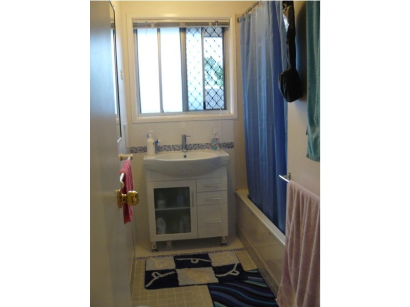 3 Enson St, Bundamba QLD 4304