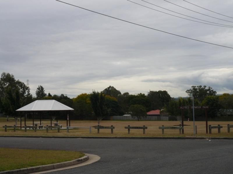 3 Enson St, Bundamba QLD 4304