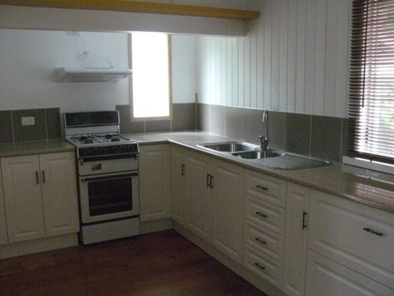 75 Glebe Rd, Silkstone QLD 4304