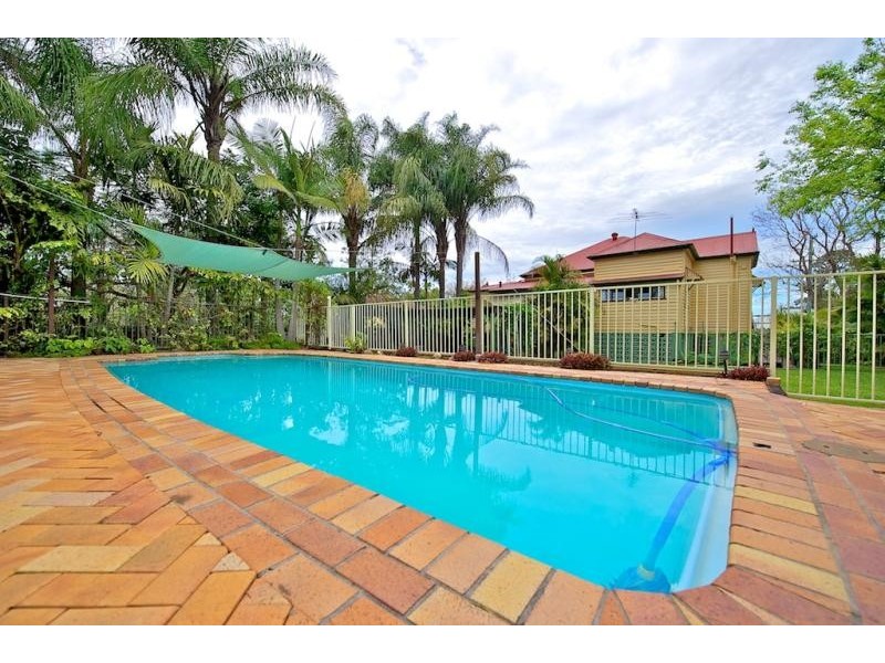 8 Clem St, Brassall QLD 4305