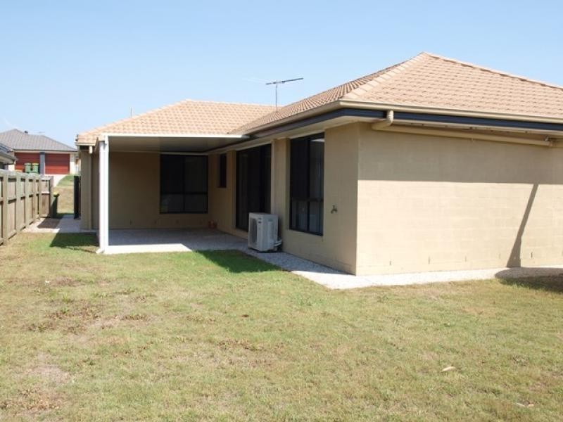 15 Bosswood Crt, Yamanto QLD 4305