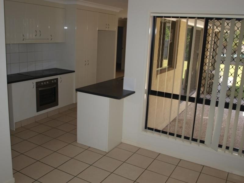 15 Bosswood Crt, Yamanto QLD 4305