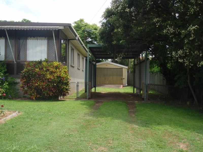 4 Ian St, Eastern Heights QLD 4305