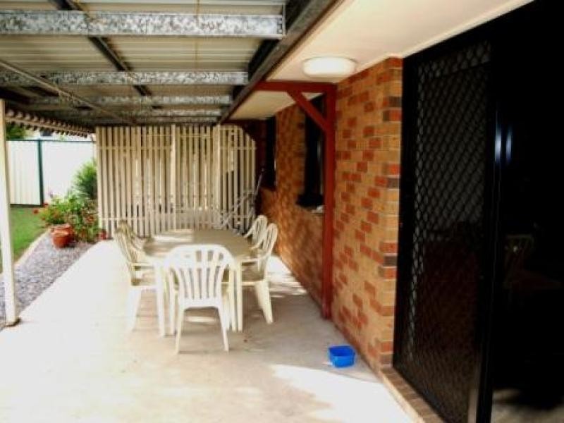 2 DES ARTS PLACE, Wulkuraka QLD 4305