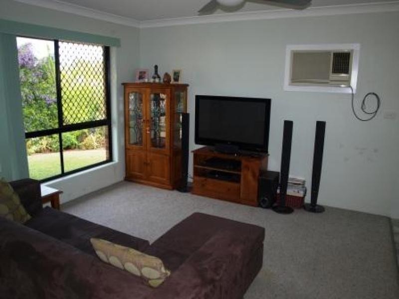 2 DES ARTS PLACE, Wulkuraka QLD 4305