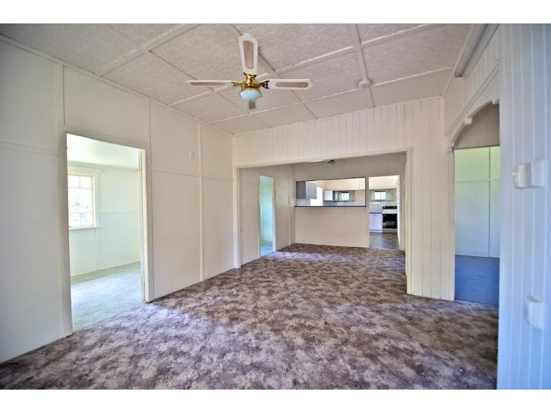 10 Chubb Lane, North Ipswich QLD 4305 the real estate agency Withdrawn