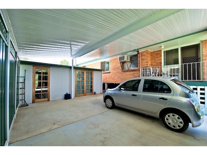 15 Lucas Street, Dinmore QLD 4303