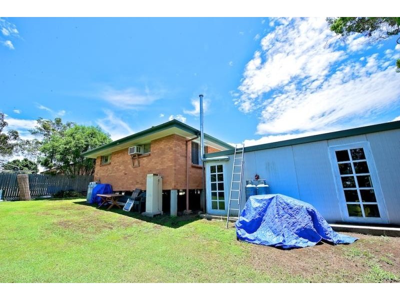 15 Lucas Street, Dinmore QLD 4303