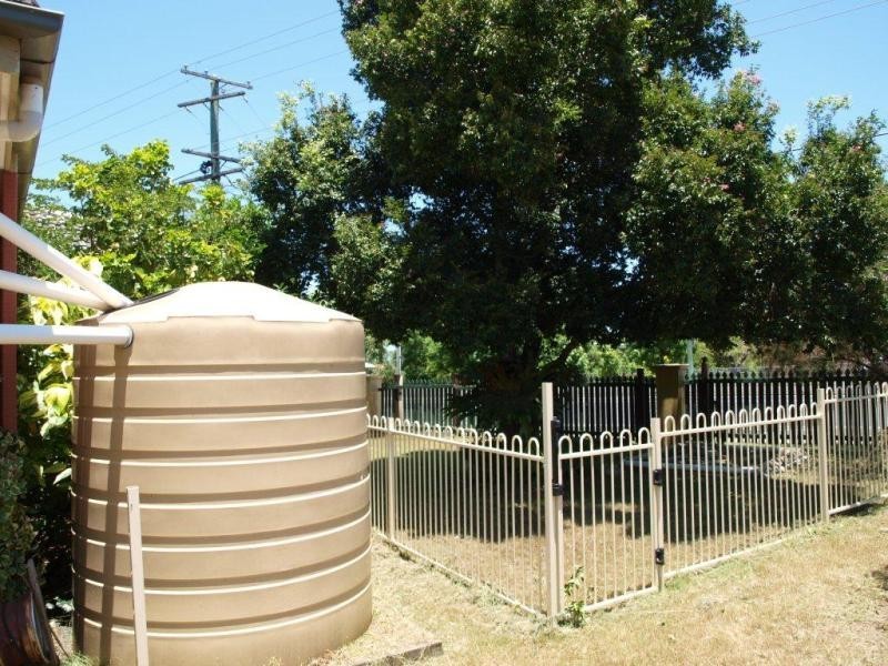 2 Avon Street, Leichhardt QLD 4305