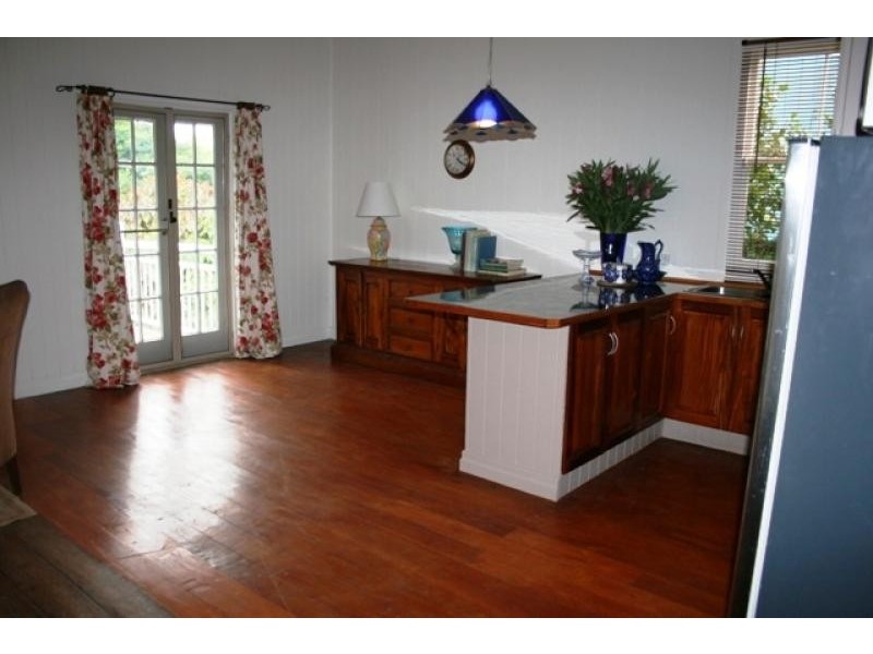 28 PARK ST, Ipswich QLD 4305