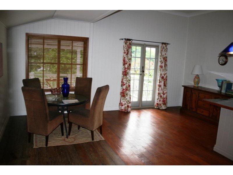 28 PARK ST, Ipswich QLD 4305