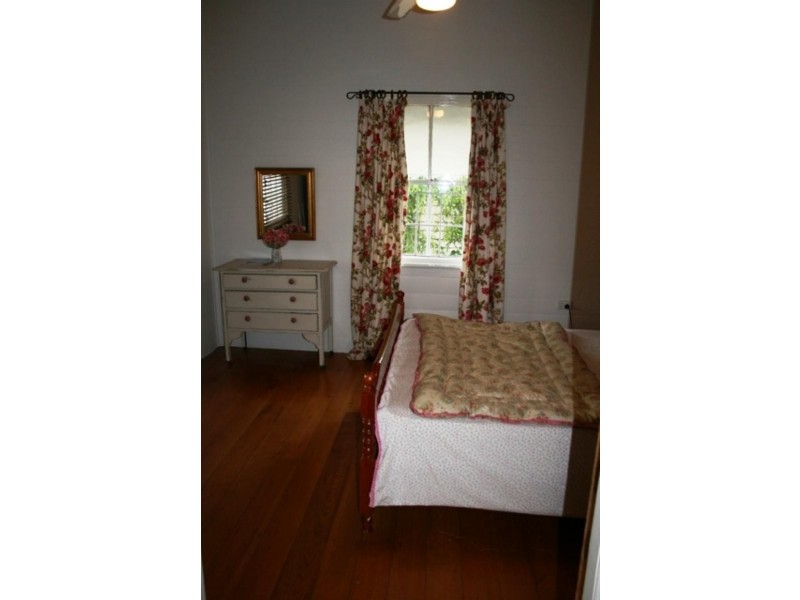 28 PARK ST, Ipswich QLD 4305