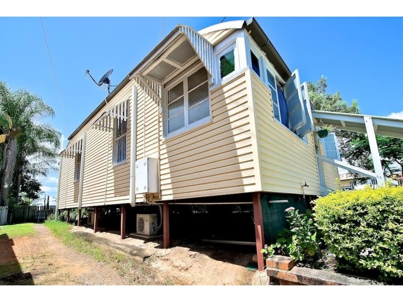 67 Downs Street, North Ipswich QLD 4305