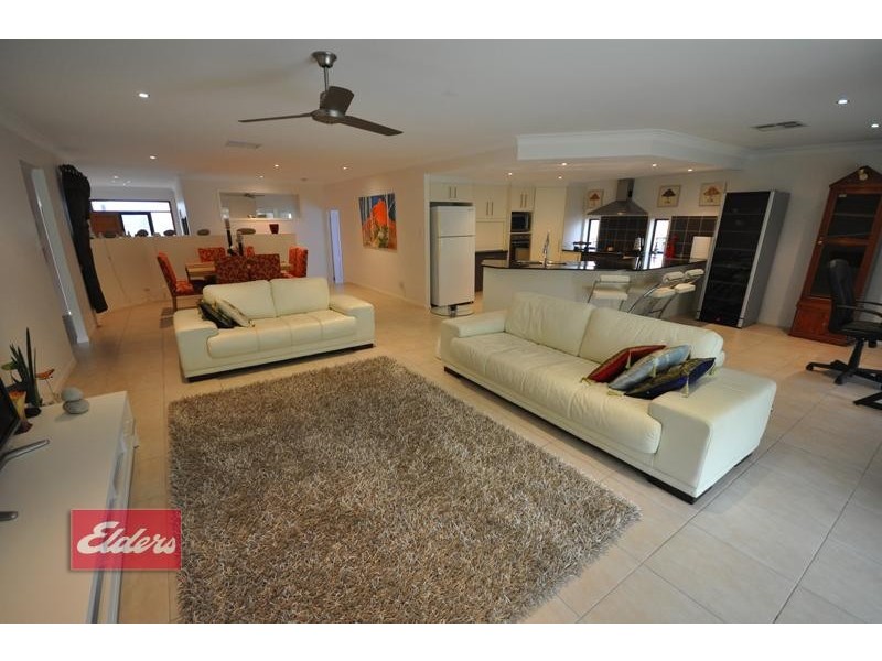 21 Blackheath Terrace, Pacific Pines QLD 4211