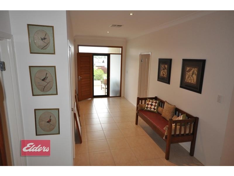 21 Blackheath Terrace, Pacific Pines QLD 4211
