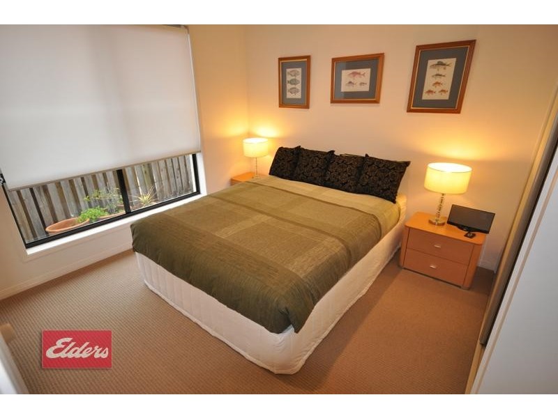 21 Blackheath Terrace, Pacific Pines QLD 4211