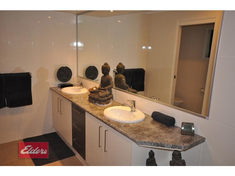 21 Blackheath Terrace, Pacific Pines QLD 4211