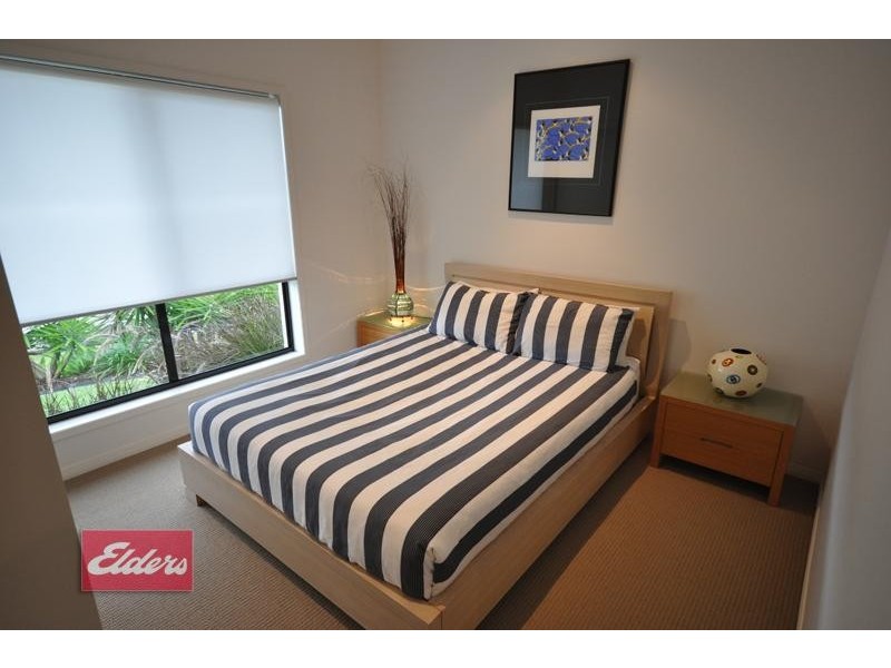 21 Blackheath Terrace, Pacific Pines QLD 4211