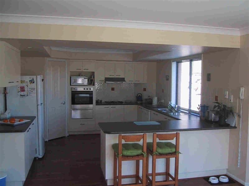 16 Bunyaville Close, Arana Hills QLD 4054