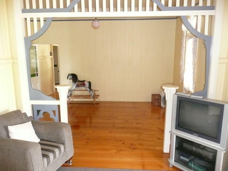 31 Price Street, Oxley QLD 4075