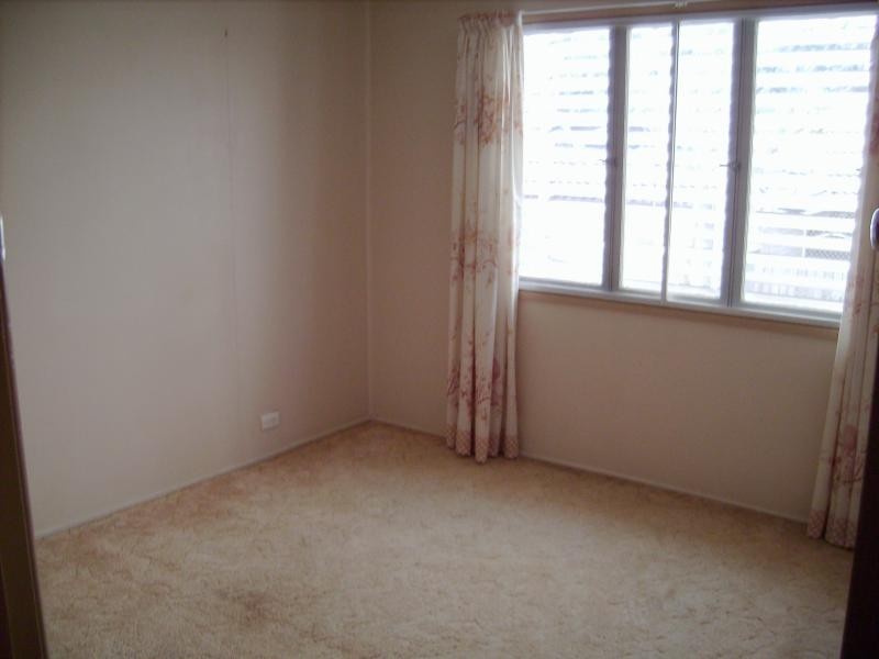 4 Monaro Crescent, Ferny Hills QLD 4055