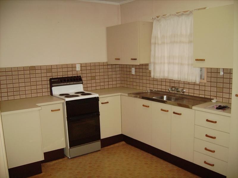 4 Monaro Crescent, Ferny Hills QLD 4055