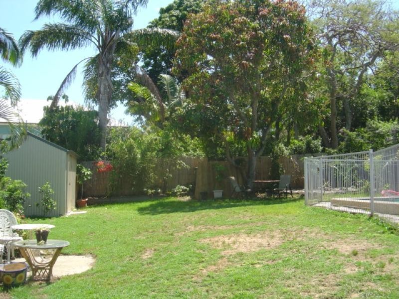 15 Palm Avenue, Sandgate QLD 4017