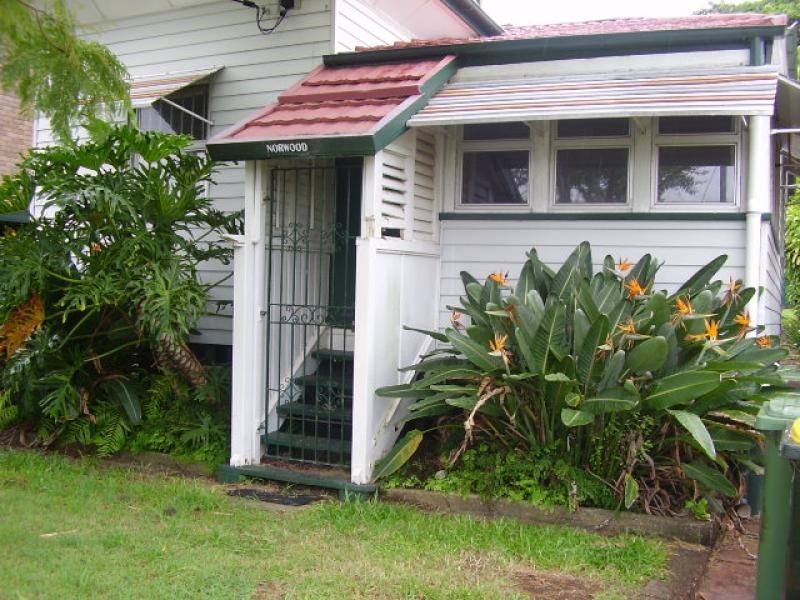 16 Arthur Street, Woody Point QLD 4019