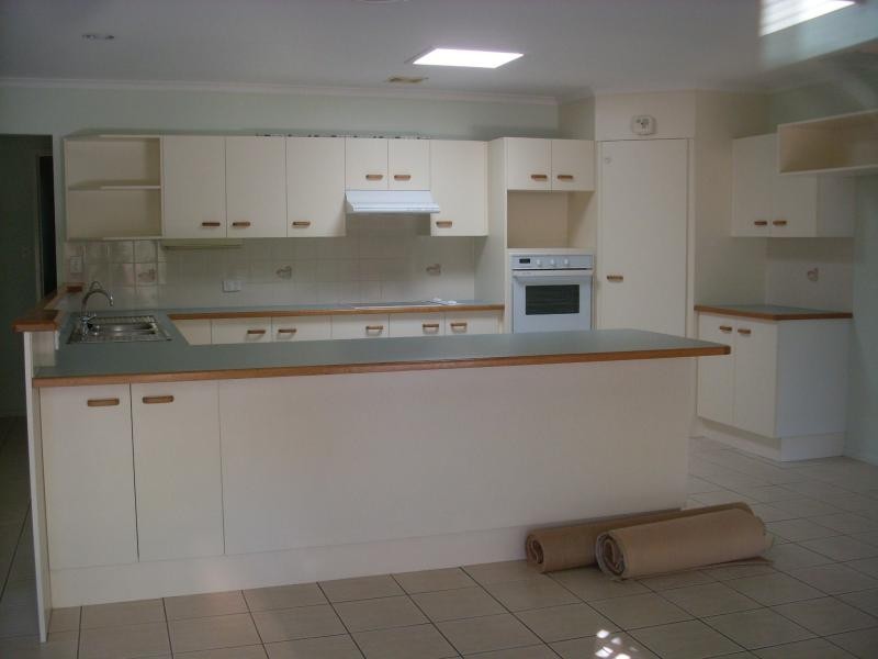 14 Whitewood Place, Arana Hills QLD 4054