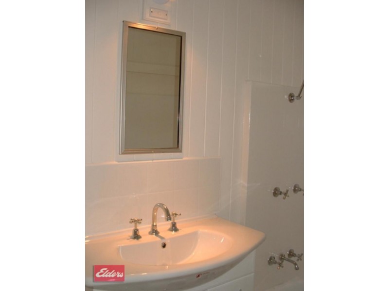 8 Burnham Road, Bardon QLD 4065