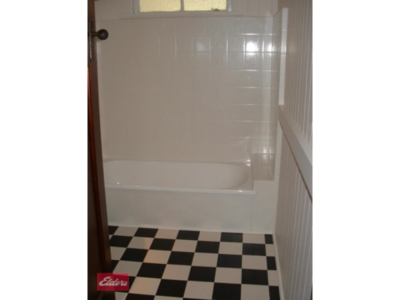 8 Burnham Road, Bardon QLD 4065