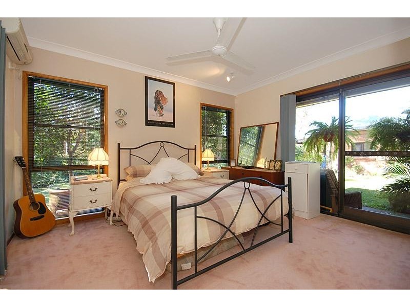 8 Milford Court, Eatons Hill QLD 4037