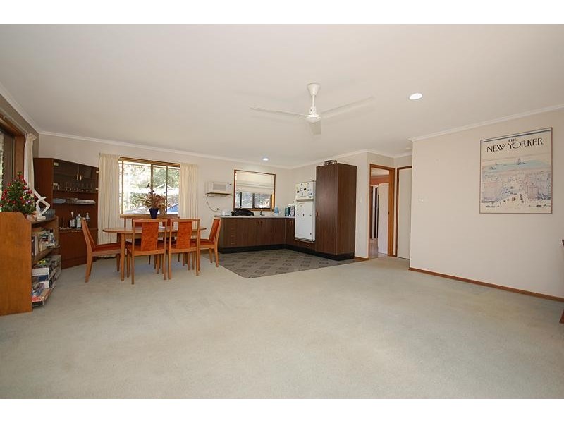 8 Milford Court, Eatons Hill QLD 4037