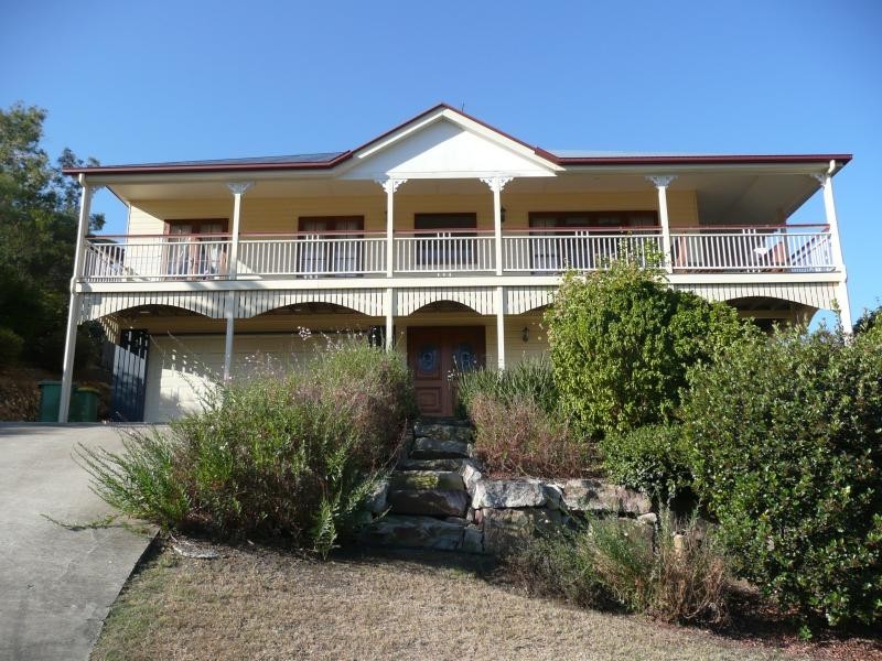 14 Woodtop Court, Ferny Hills QLD 4055