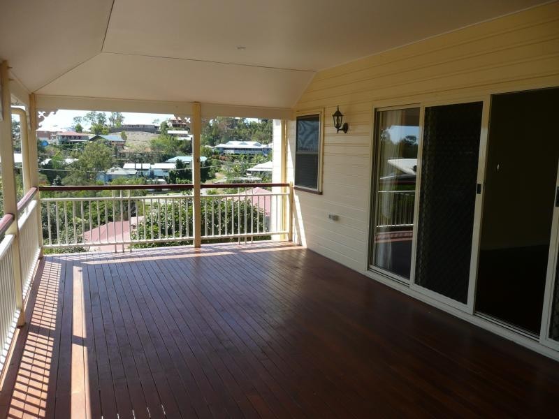 14 Woodtop Court, Ferny Hills QLD 4055