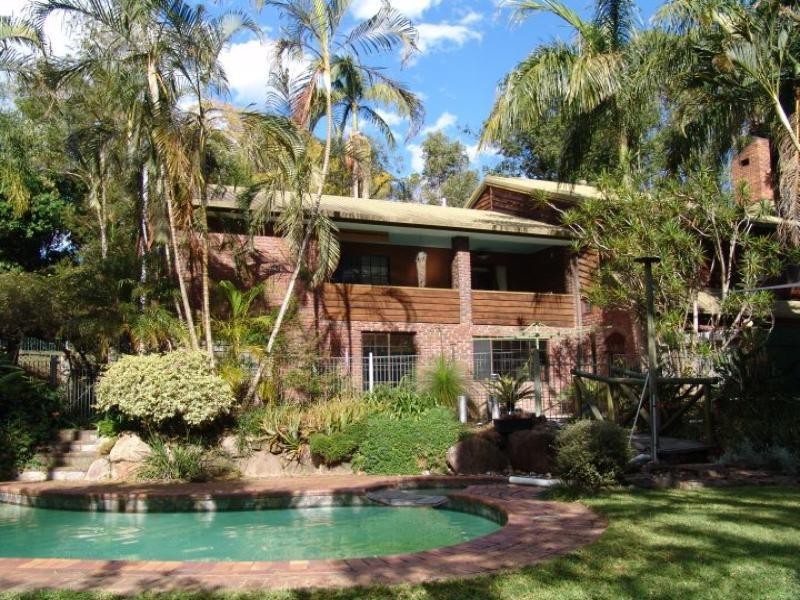 32 Owarra Avenue, Ferny Hills QLD 4055