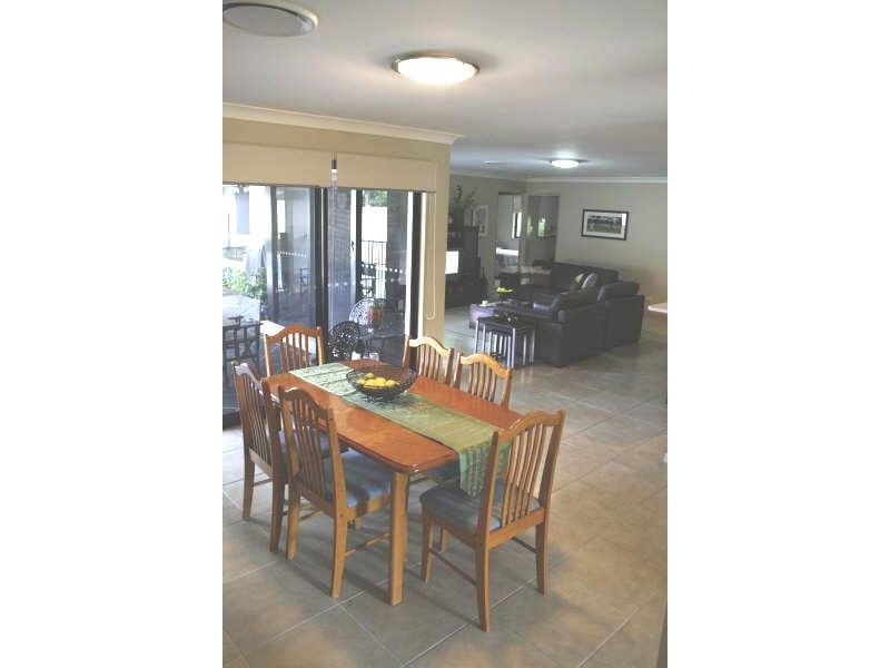 33 Ferndale Place, Upper Kedron QLD 4055